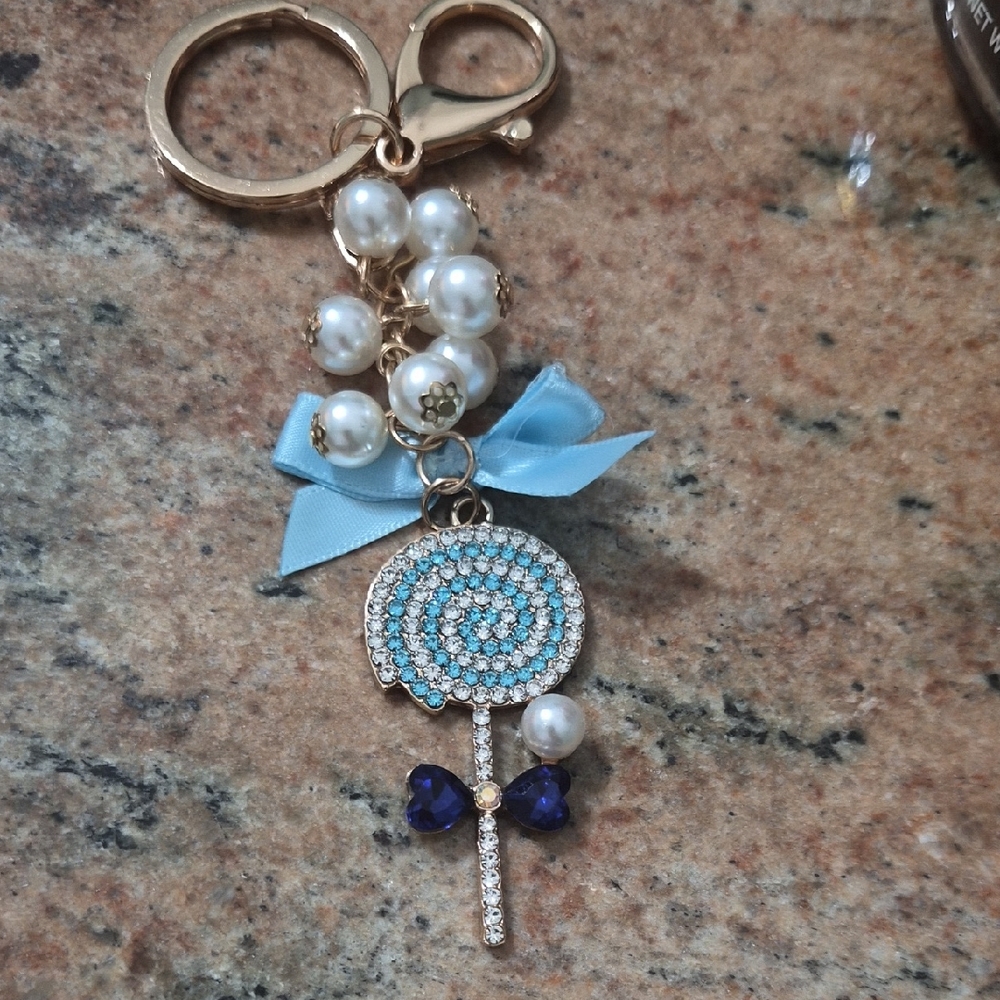 Lollipop Keychain with Pearls - Picture 3 of 6